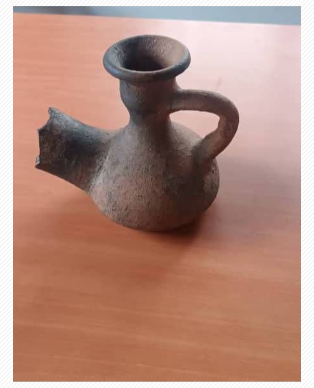 کشف شی سفالی از دوران قاجار در رودسر کشف شی سفالی از دوران قاجار در رودسر