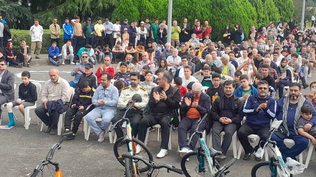 برگزاری همایش بزرگ پیاده روی خانوادگی درفومن