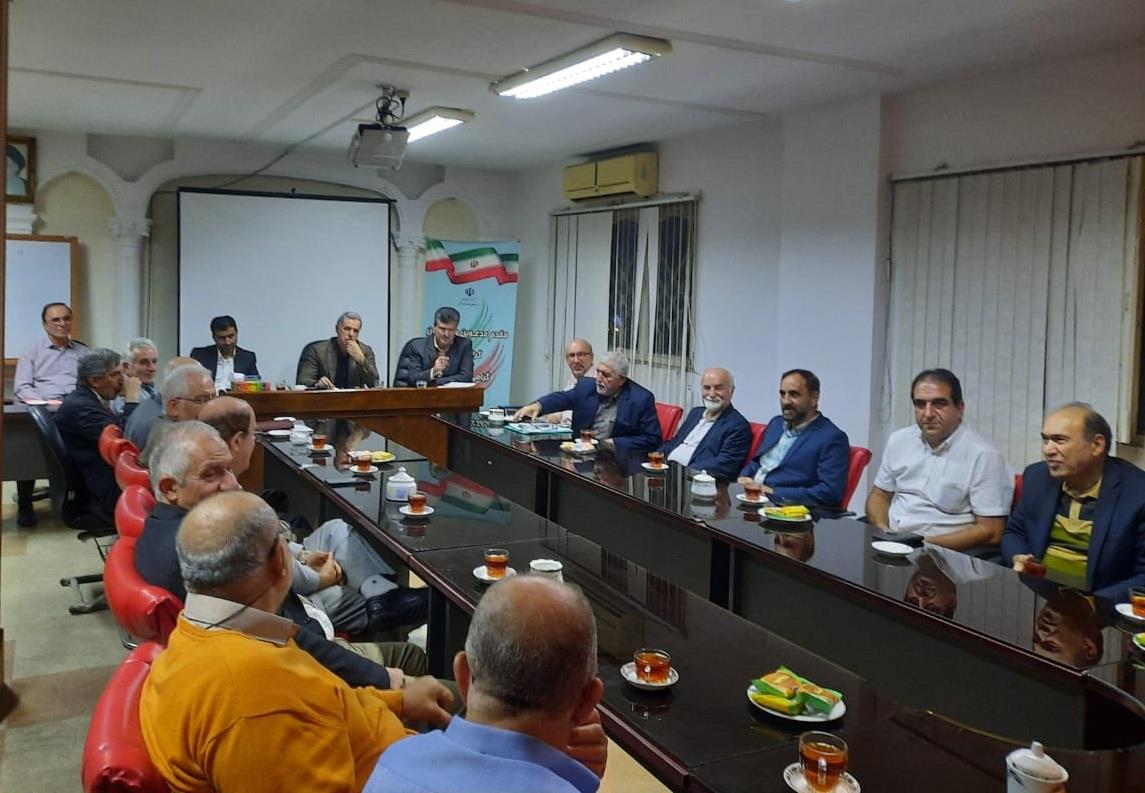 بازنشستگان سرمایههای خاموش نیستند، باید در کارآفرینی و جوانگرایی فعال شوند بازنشستگان سرمایههای خاموش نیستند، باید در کارآفرینی و جوانگرایی فعال شوند