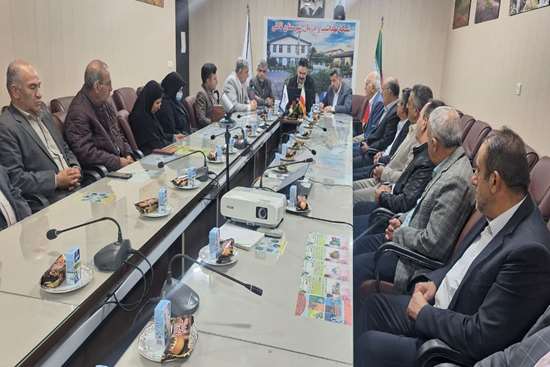 به مناسبت هفته دفاع مقدس، آیینی با حضور مدیر شبکه بهداشت و درمان و رئیس بنیاد شهید تالش برگزار شد و در آن از کارمندان ایثارگر، جانباز و آزاده شاغل و بازنشسته این شبکه قدردانی به عمل آمد.