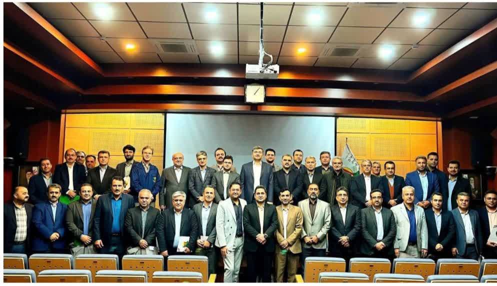 در ۱۸ ماه گذشته رکورد جایگزینی شبکه های فرسوده با کابل خودنگهدار شکسته شد در ۱۸ ماه گذشته رکورد جایگزینی شبکه های فرسوده با کابل خودنگهدار شکسته شد