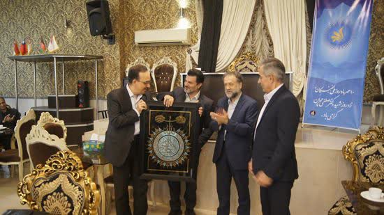 دیدار جمعی از نخبگان استان گیلان با فرزند شهید حسن عسگری و تکریم از مقام وی