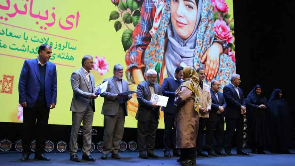 تلاش مدیریت شهری ارائه بهترین خدمات به مردم و حمایت از کارکنان، به‌ویژه بانوان شهرداری است