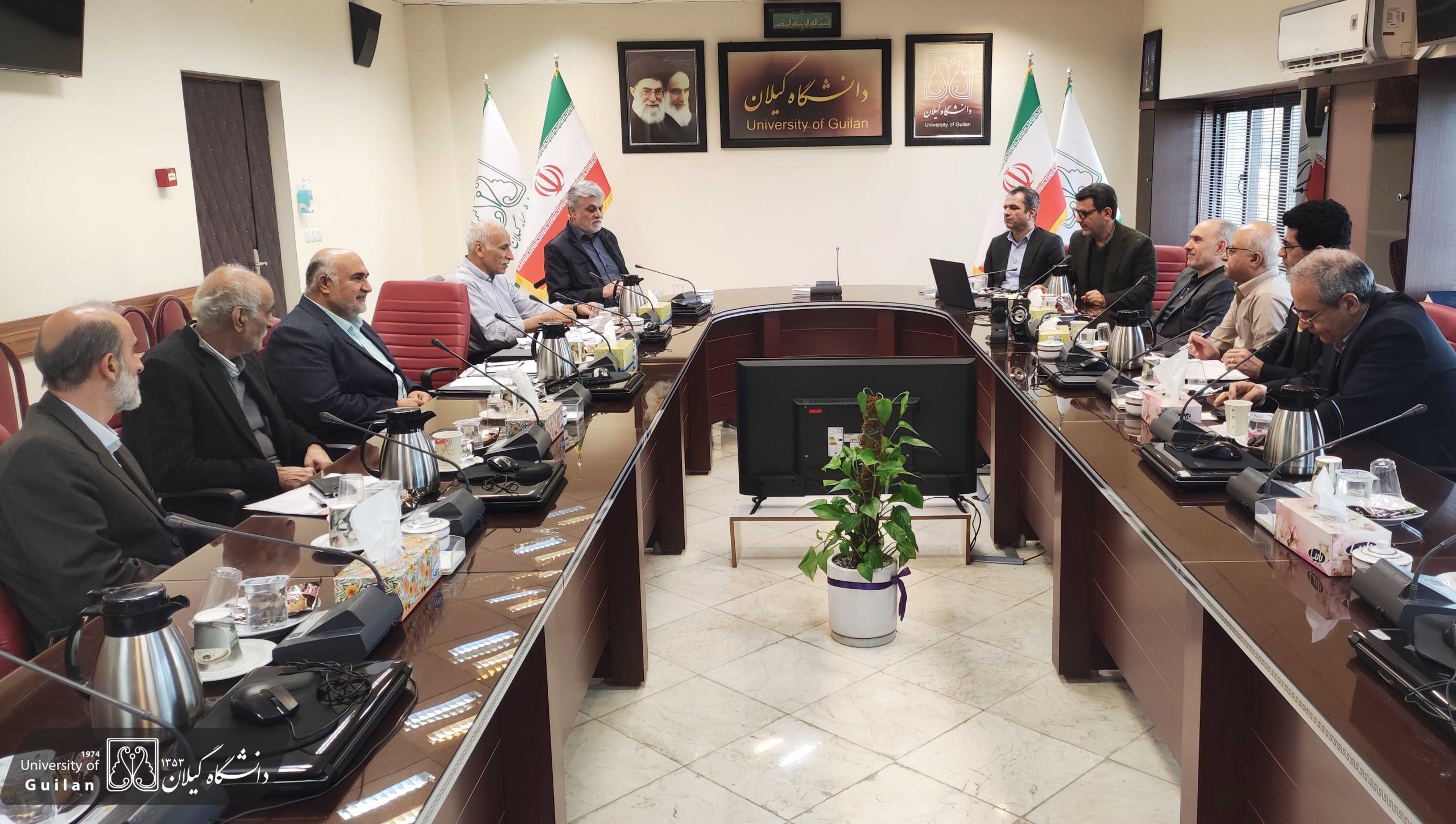 تأکید رئیس دانشگاه گیلان بر ضرورت فرهنگسازی اقدامات خیرخواهانه در نشست با اعضای هیأت مدیره بنیاد خیرین دانشگاه تأکید رئیس دانشگاه گیلان بر ضرورت فرهنگسازی اقدامات خیرخواهانه در نشست با اعضای هیأت مدیره بنیاد خیرین دانشگاه