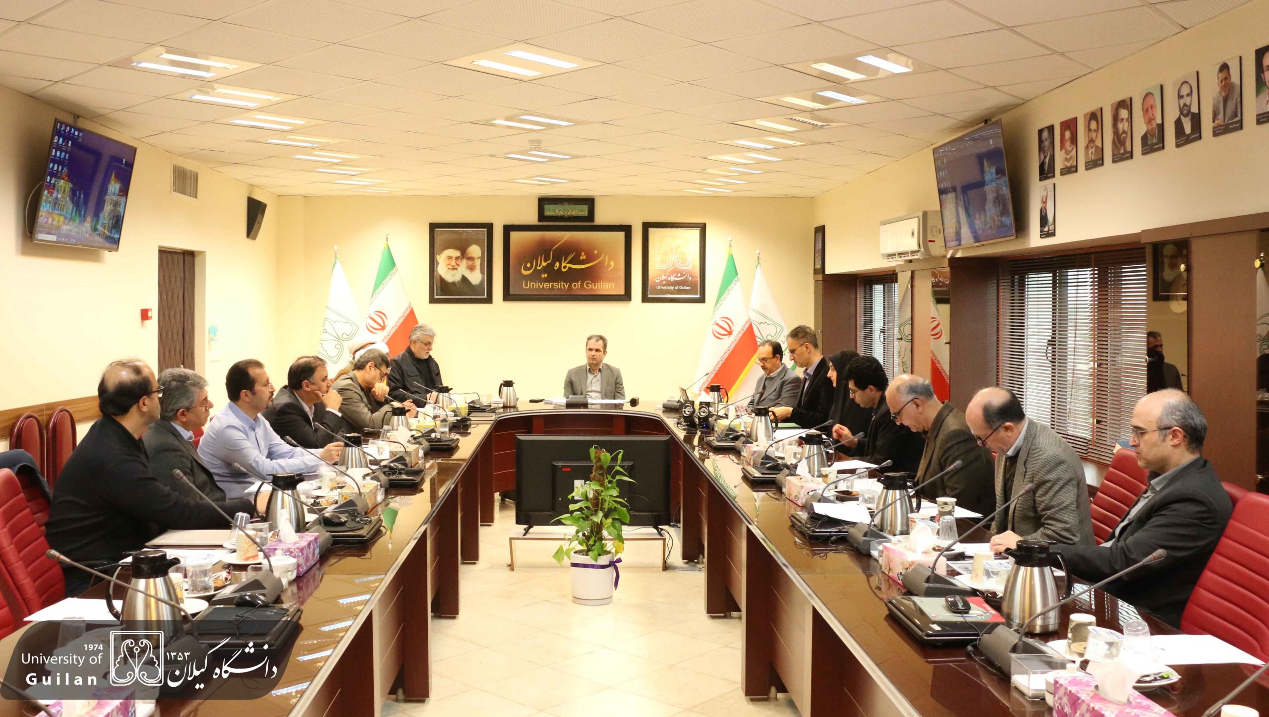 تبیین اولویتهای علمی و فناوری استان در نشست هیئت اندیشهورز استانی ستاد علم و فناوری شورای عالی انقلاب فرهنگی تبیین اولویتهای علمی و فناوری استان در نشست هیئت اندیشهورز استانی ستاد علم و فناوری شورای عالی انقلاب فرهنگی