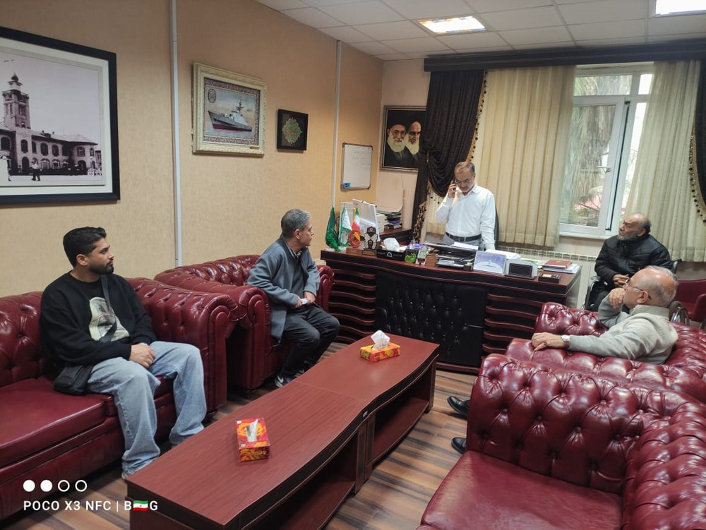 ملاقات مردمی دکتر محمد حسین واثق کارگرنیا رئیس شورای اسلامی شهر رشت همه روزه با شهروندان محترم ، با هدف بررسی و رفع مشکلات شهروندان شریف رشت