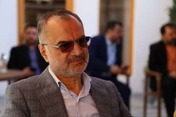 گزارش تصویری اختتامیه جشنواره( زیر آسمان رشت) باحضور رییس و اعضای شورای اسلامی ، شهردار رشت ، فرماندار شهرستان رشت و اصحاب رسانه در هتل ایران