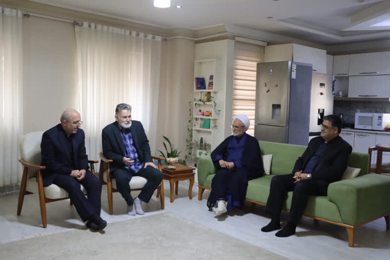 دیدار مدیرکل بنیاد مسکن گیلان با جانباز سرافراز ۵۵ درصد دفاع مقدس