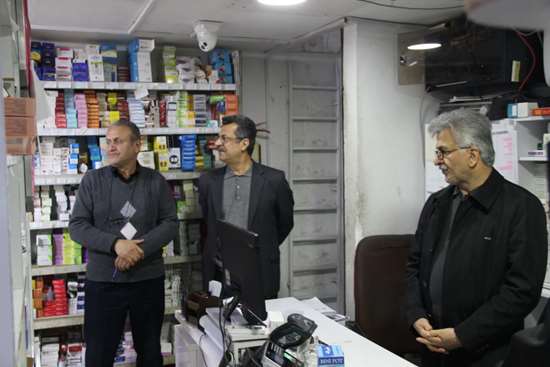 بازدید شبانه رئیس دانشگاه علوم پزشکی گیلان از داروخانه‌های سطح شهر رشت