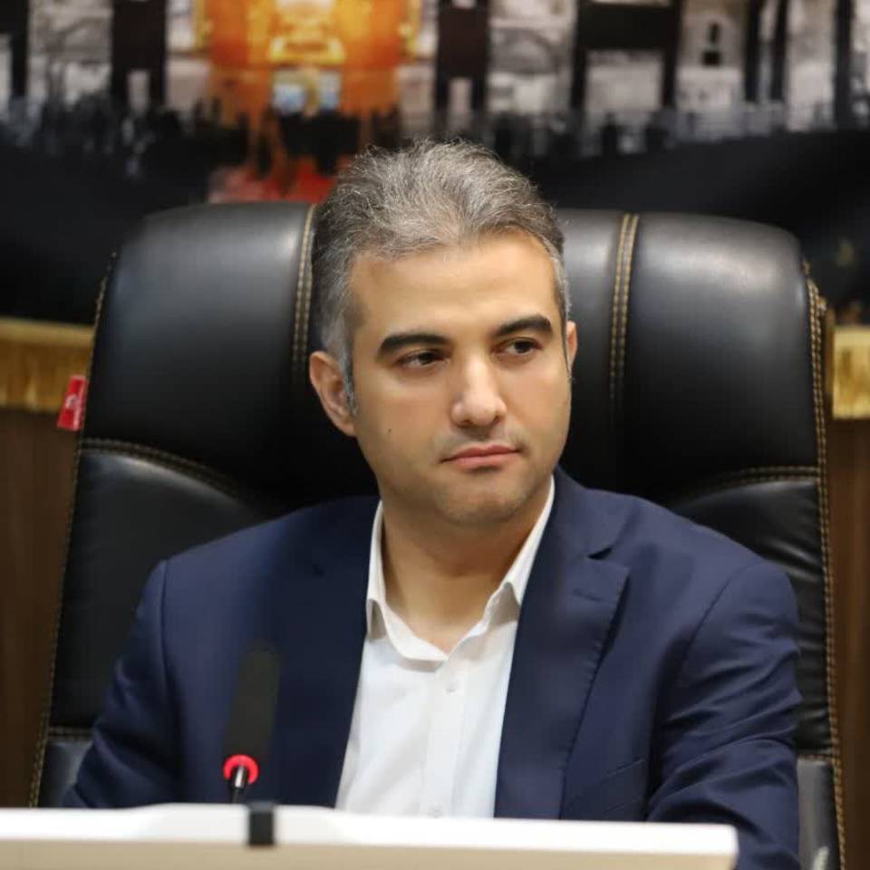 آقای استاندار رشت مرکز حکمرانی شماست چگونه ارکان اداره امور با هم در ارائه خدمت به مردم همراه و هم افزا نیستند؟/انتظار اصلاح امور و جمع آوری تاسیسات مربوطه برق و بهره برداری از پل رودباری را حداکثر طی یک هفته پیش رو دارم ‌