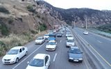 افزایش چشمگیر تردد خودروها در محورهای ورودی به گیلان در فروردین ۱۴۰۵