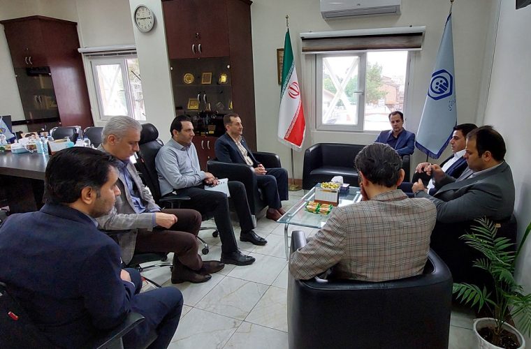 تکریم ایثارگران اولویت مطلق است